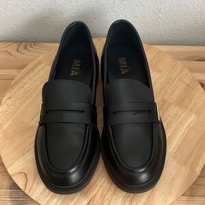 Mia Girl Mallia Womens Moc Closed Toe Loafers 7.5M